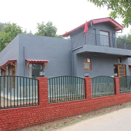 Winter Woods Cottages - 3-Bedroom Homestay Shitlakhet Zewnętrze zdjęcie