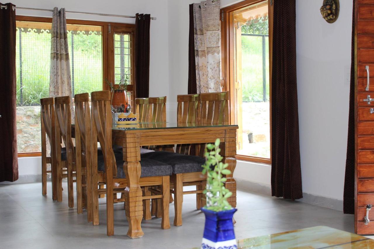 Winter Woods Cottages - 3-Bedroom Homestay Shitlakhet Zewnętrze zdjęcie
