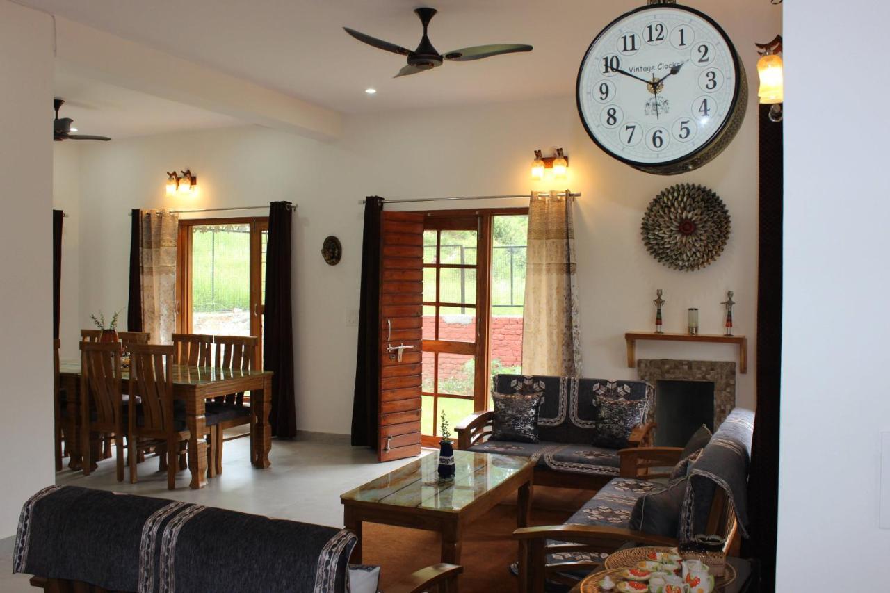 Winter Woods Cottages - 3-Bedroom Homestay Shitlakhet Zewnętrze zdjęcie