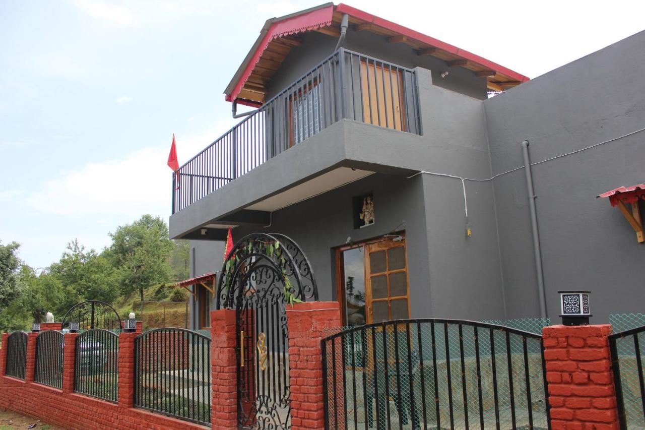 Winter Woods Cottages - 3-Bedroom Homestay Shitlakhet Zewnętrze zdjęcie