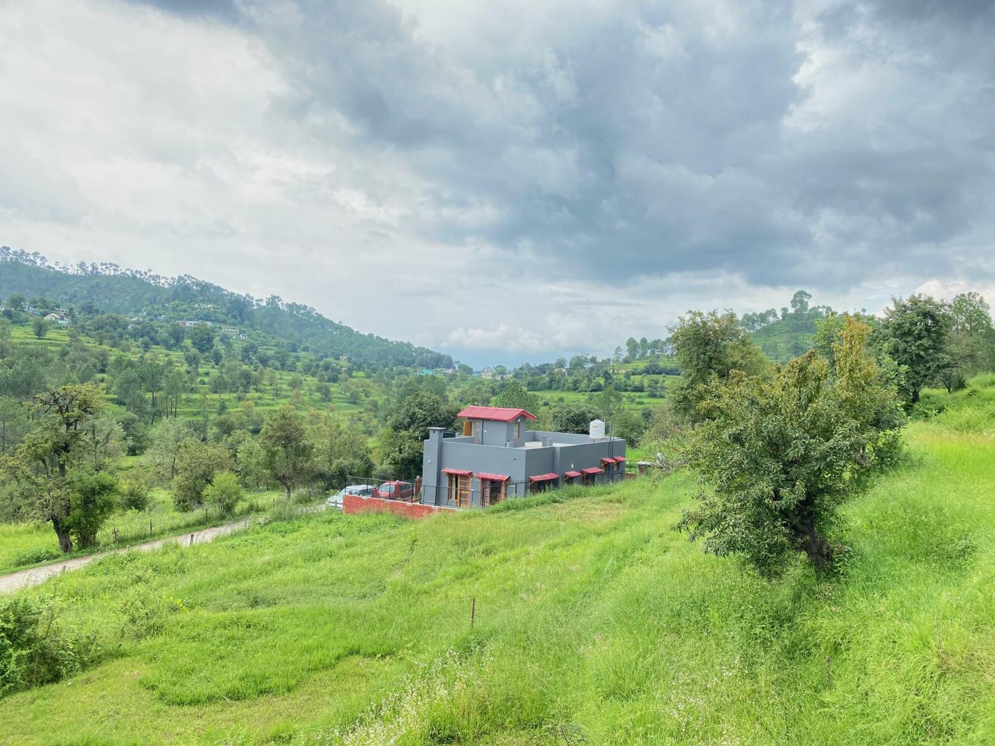 Winter Woods Cottages - 3-Bedroom Homestay Shitlakhet Zewnętrze zdjęcie