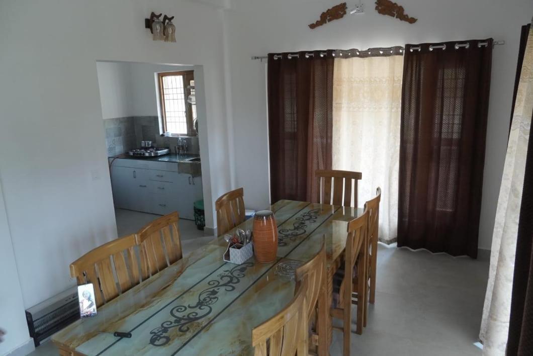 Winter Woods Cottages - 3-Bedroom Homestay Shitlakhet Zewnętrze zdjęcie